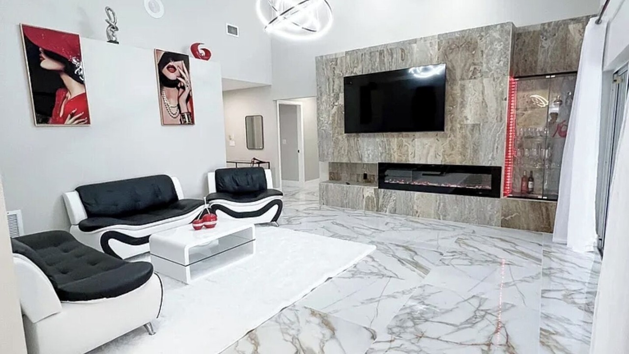 Photo of Livingroom in Greenview Shores