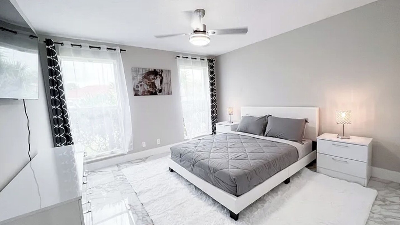 Photo of Bedroom in Greenview Shores