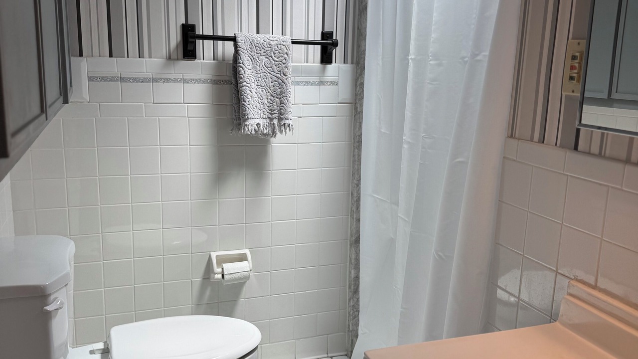 Photo of Bathroom in Regency Park