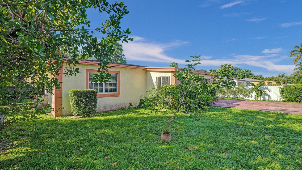 Photo of Outdoor in Golden Glades