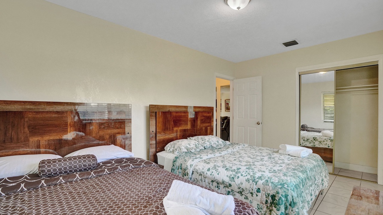 Photo of Bedroom in Golden Glades