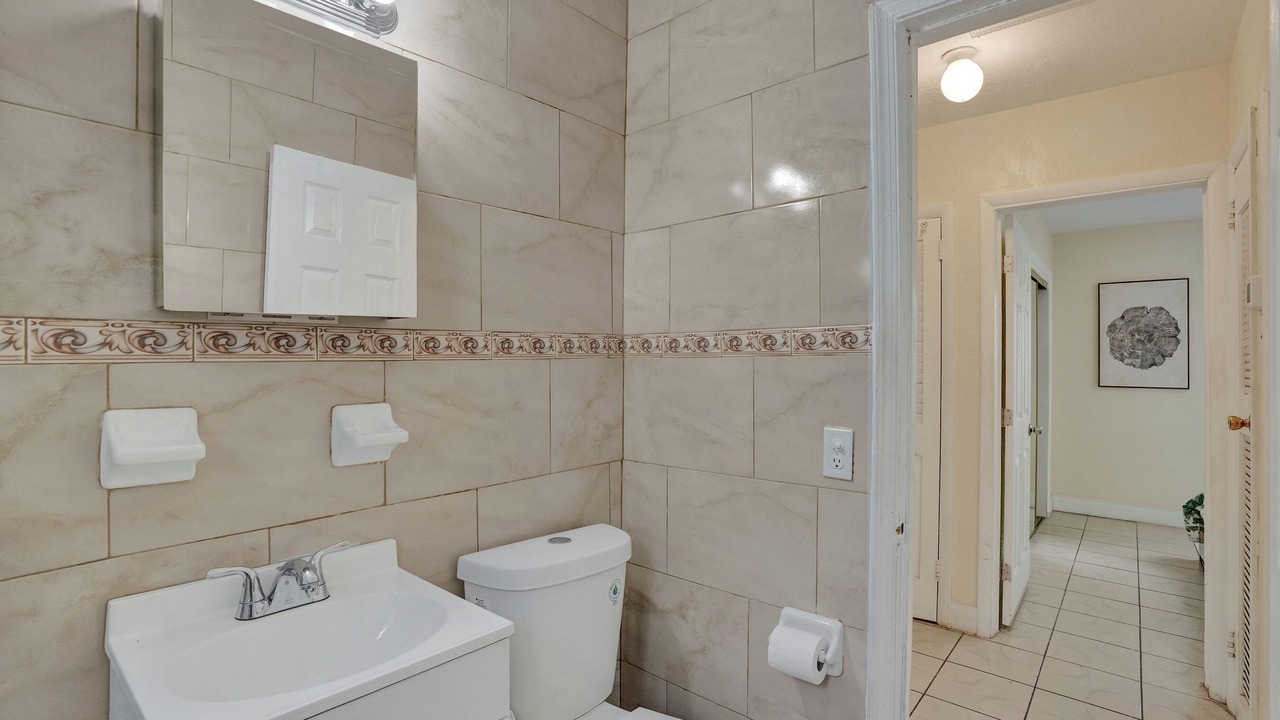 Photo of Bathroom in Golden Glades
