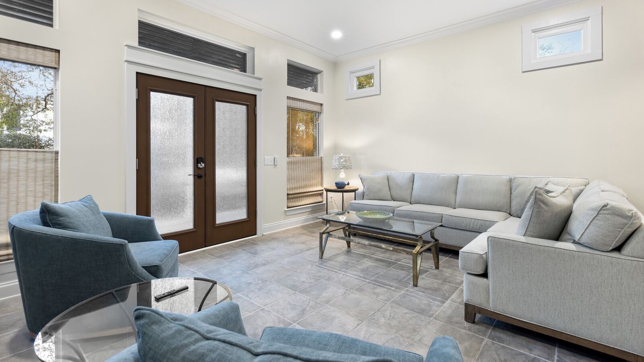 Photo of Livingroom in White's Gulfview