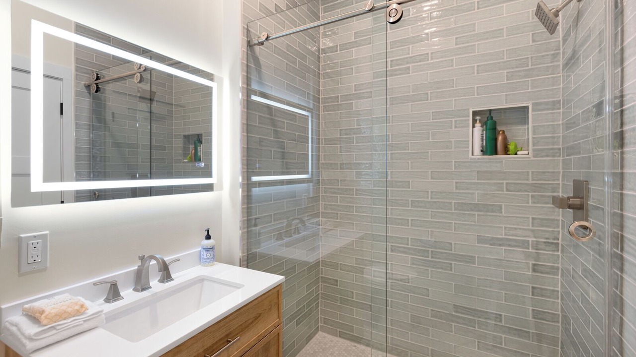 Photo of Bathroom in White's Gulfview