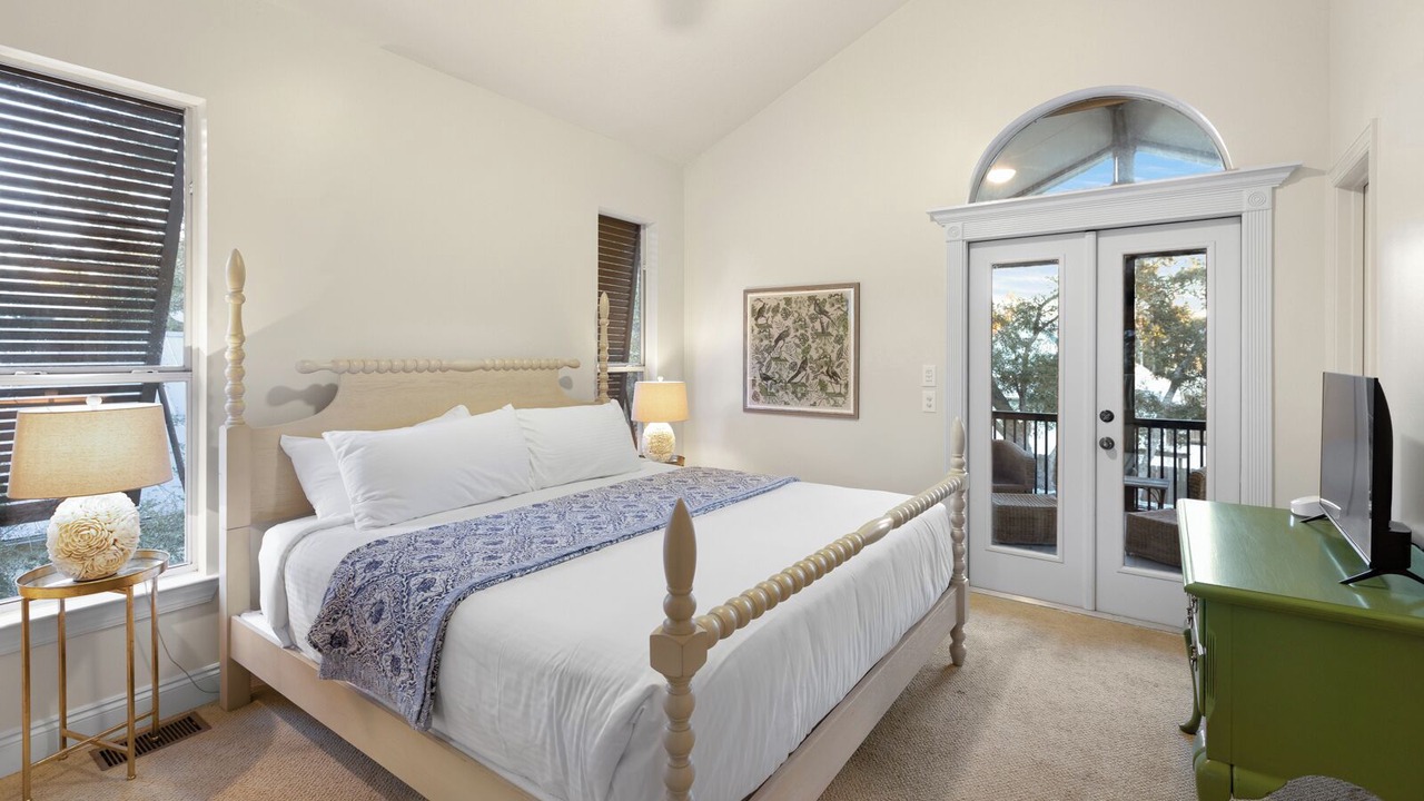 Photo of Bedroom in White's Gulfview
