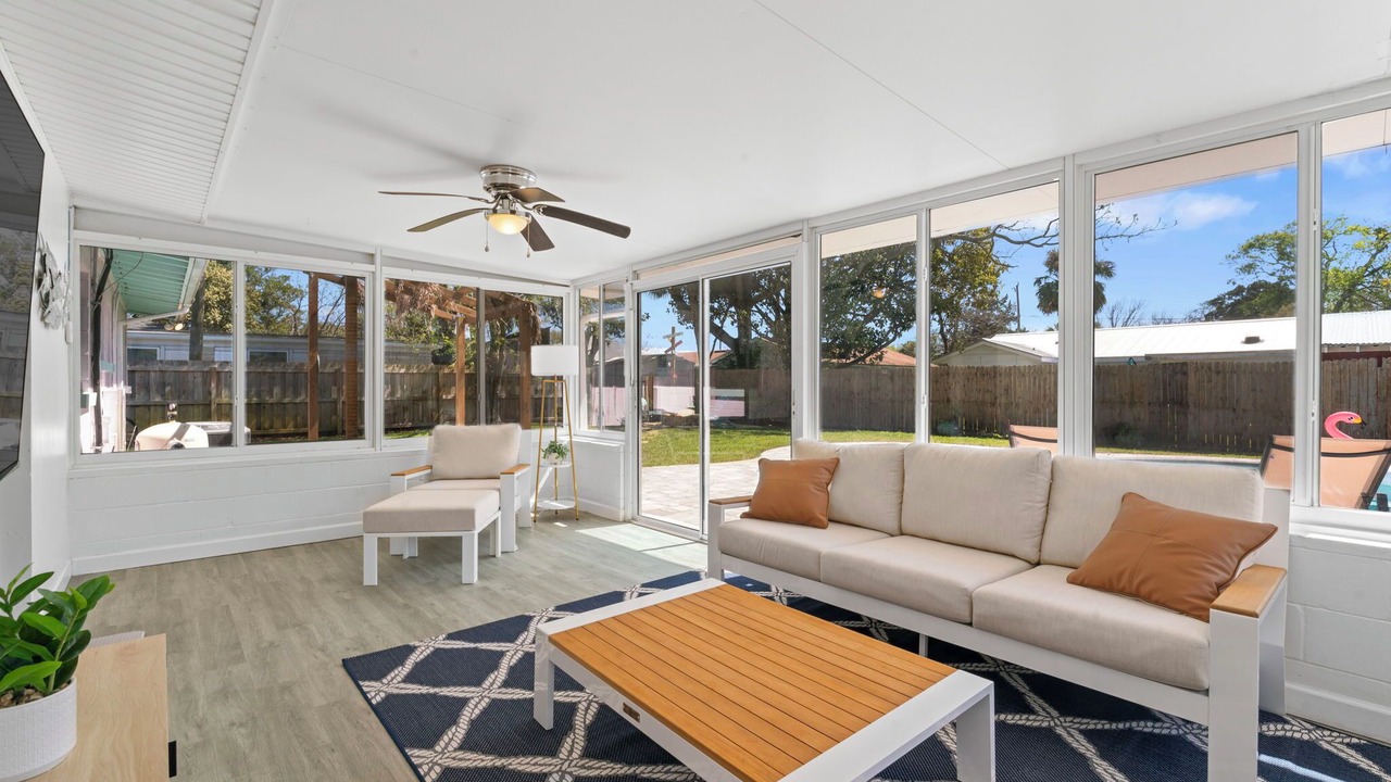Photo of Livingroom in Jacksonville