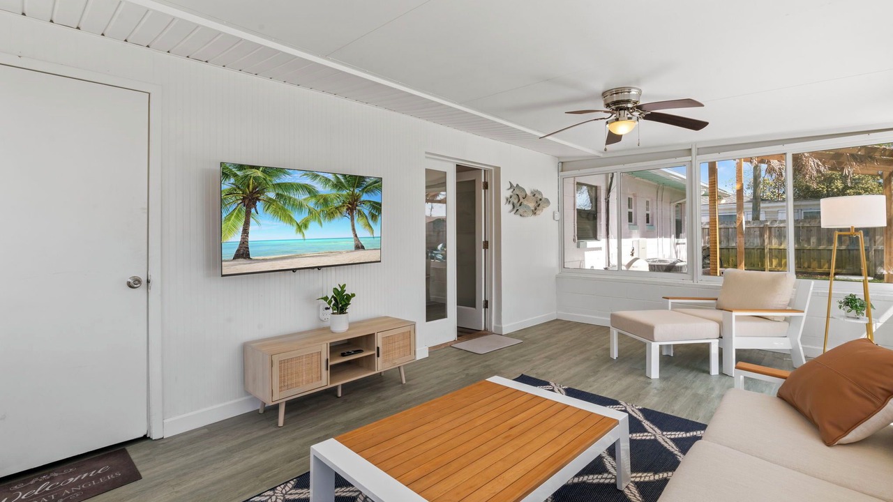 Photo of Livingroom in Jacksonville