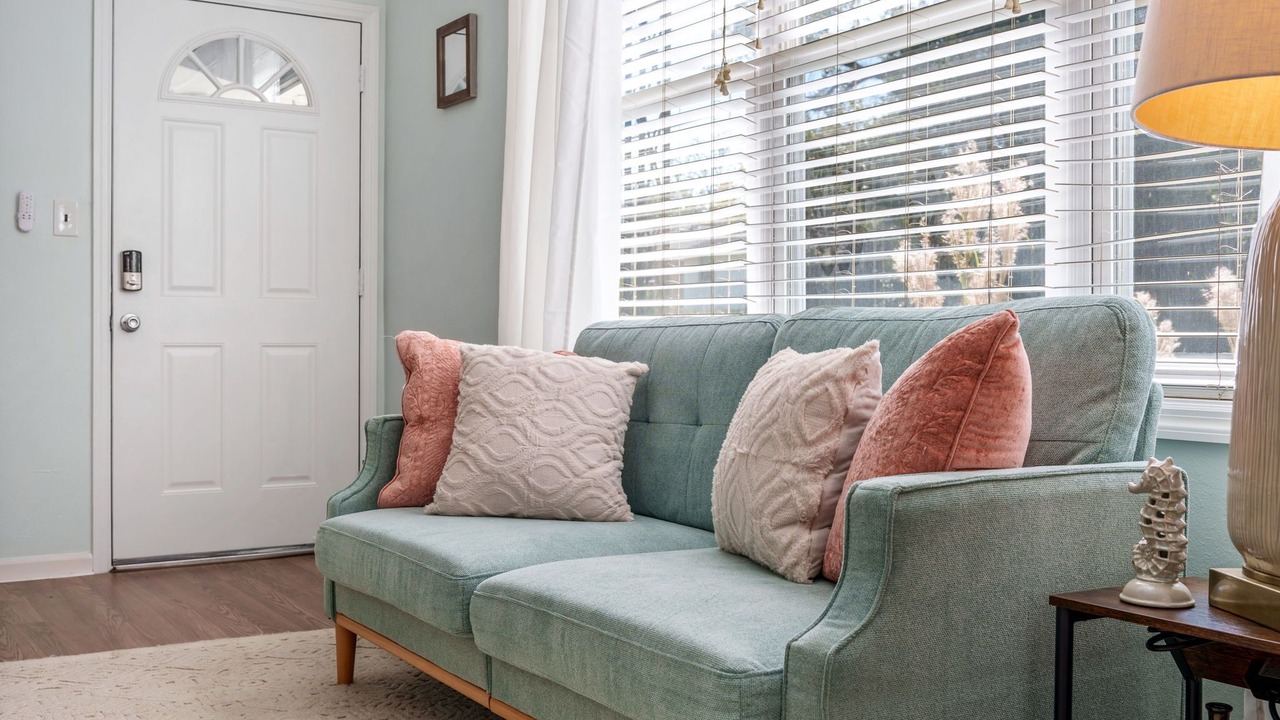 Photo of Livingroom in Jacksonville