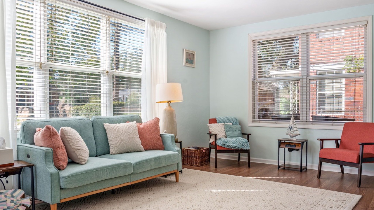 Photo of Livingroom in Jacksonville