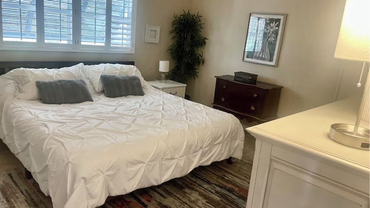 Photo of Bedroom in Bokeelia