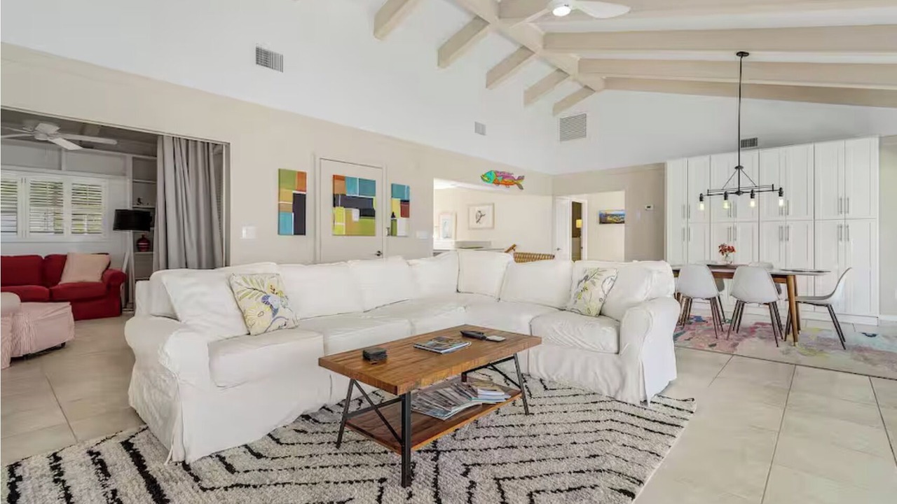 Photo of Livingroom in Bokeelia
