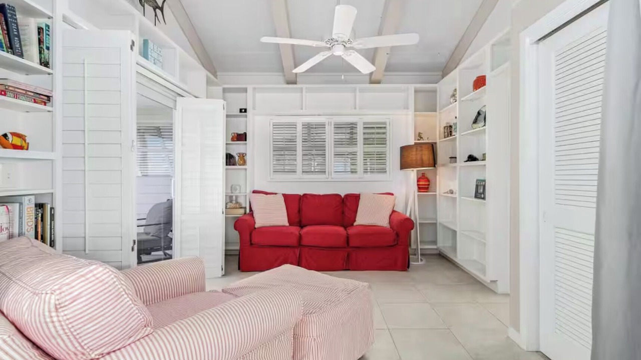 Photo of Livingroom in Bokeelia