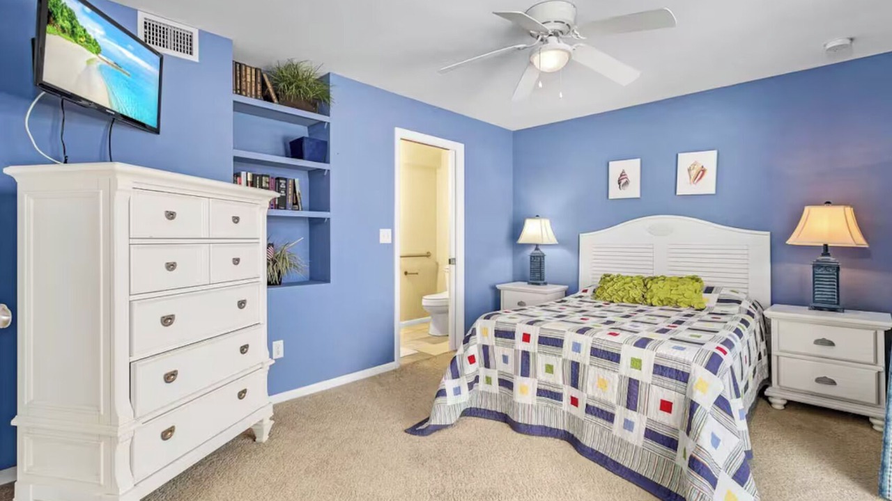 Photo of Bedroom in Bokeelia