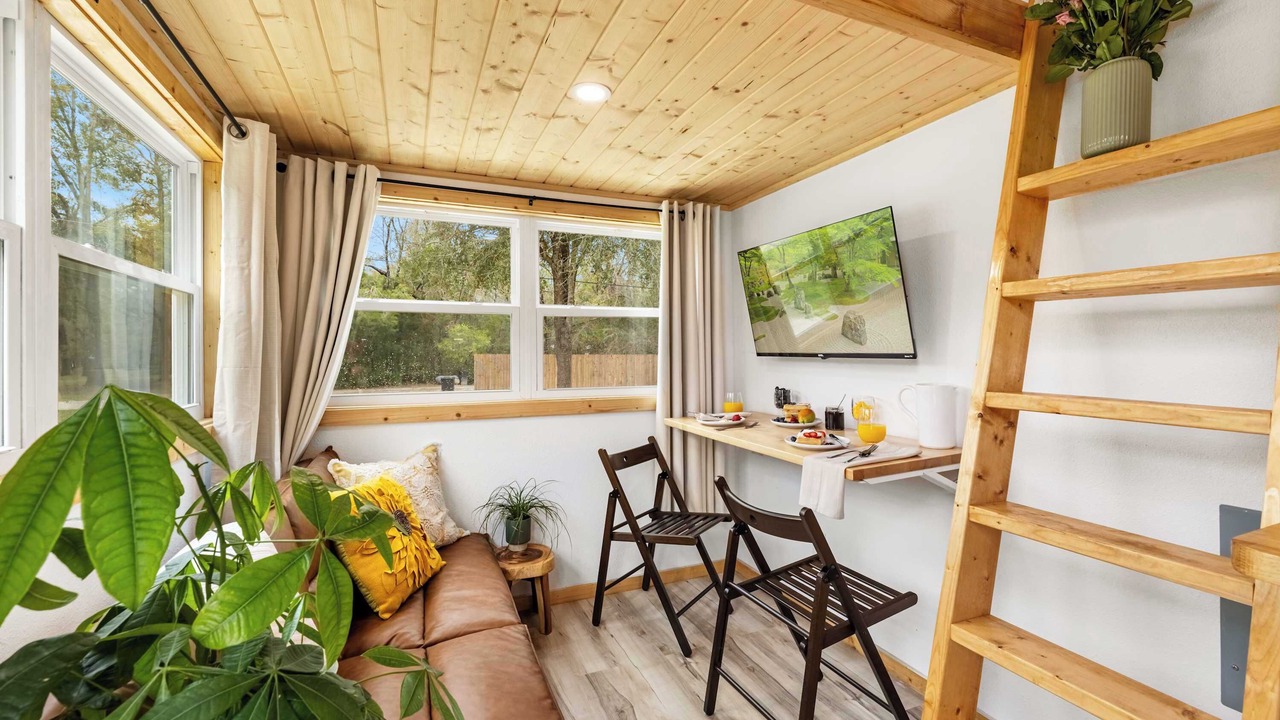 Photo of Livingroom in Lake City
