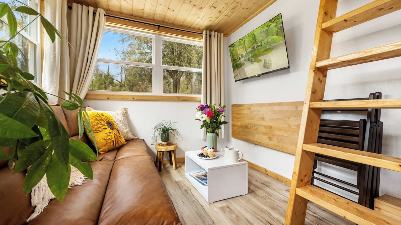 Photo of Livingroom in Lake City