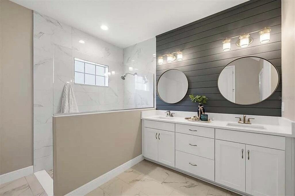 Photo of Bathroom in Parrish