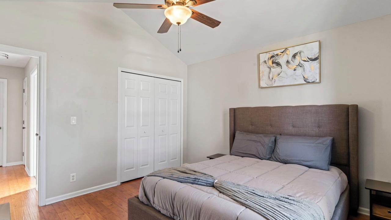 Photo of Bedroom in Sandalwood