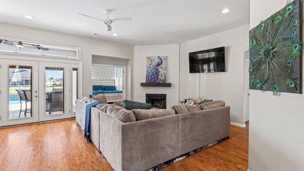 Photo of Livingroom in Sandalwood