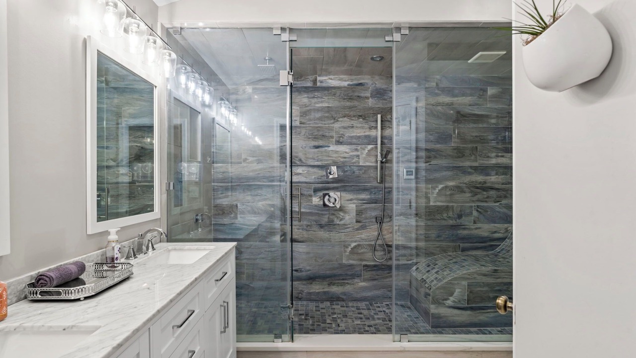 Photo of Bathroom in Sandalwood