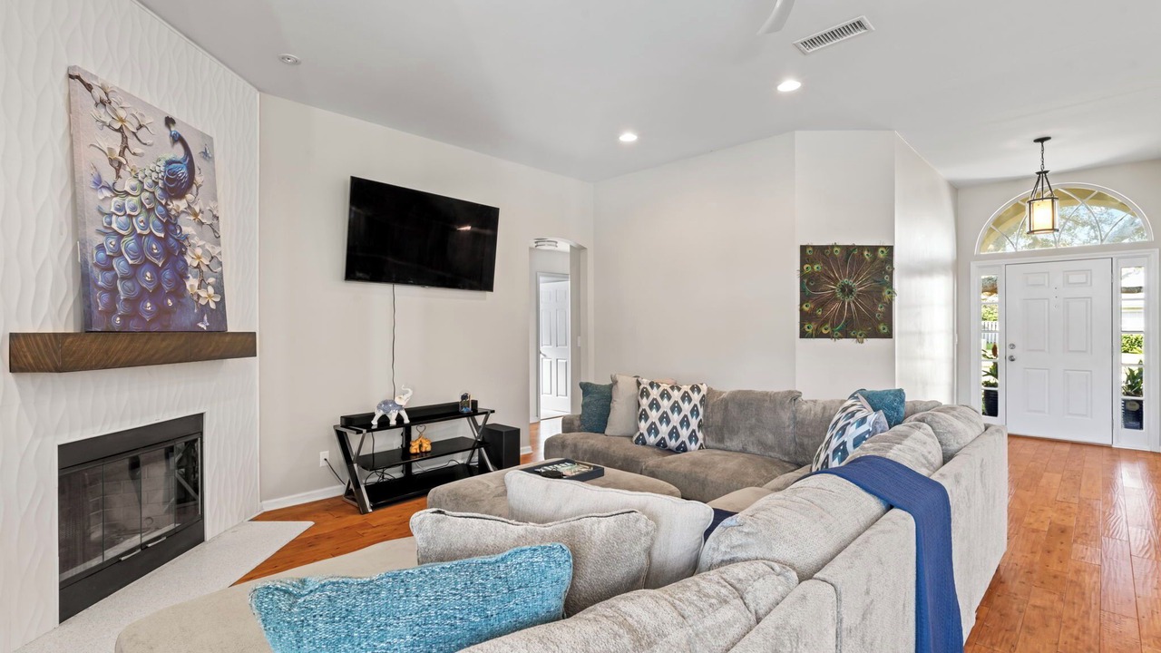 Photo of Livingroom in Sandalwood