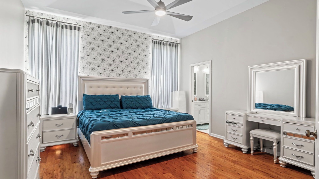 Photo of Bedroom in Sandalwood