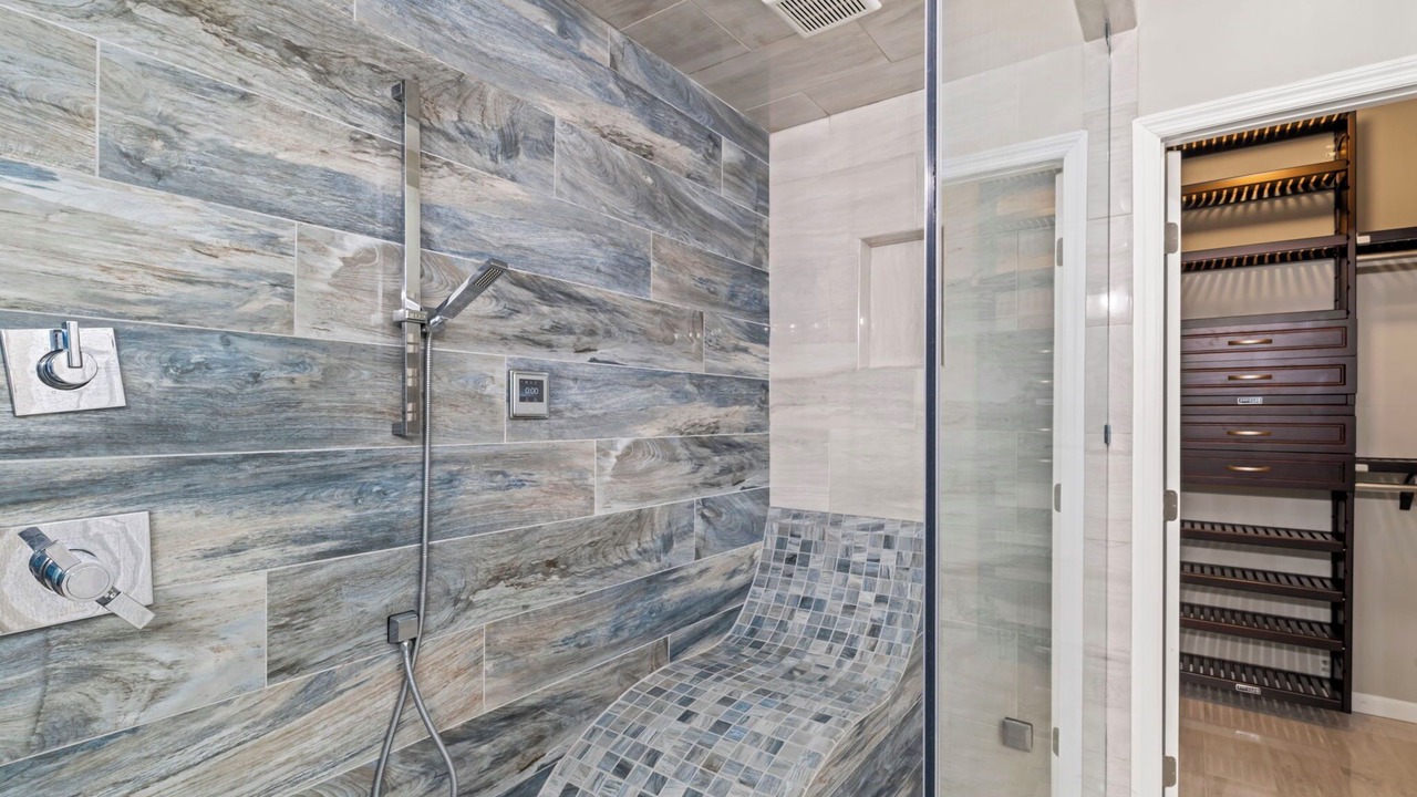 Photo of Bathroom in Sandalwood