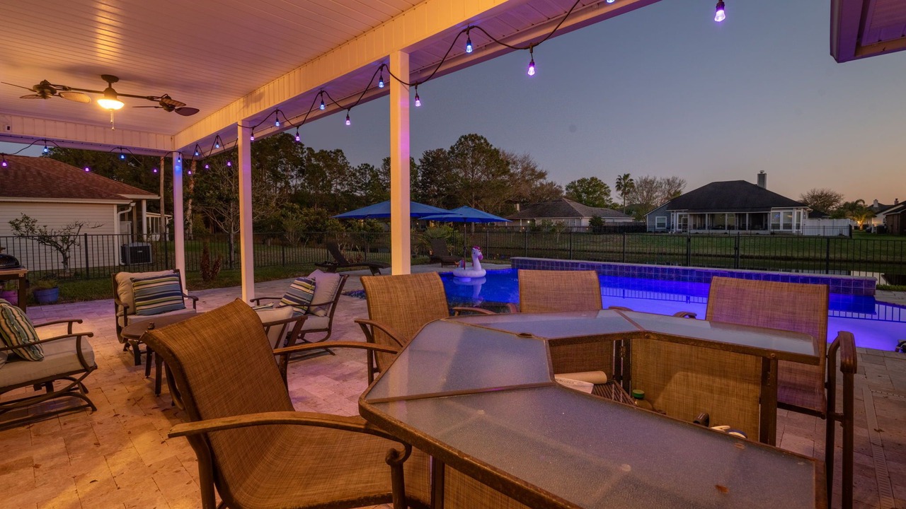 Photo of Outdoor in Sandalwood