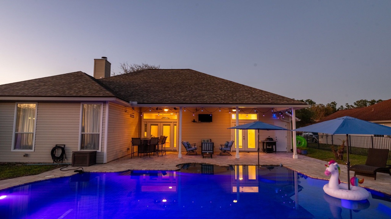 Photo of Outdoor in Sandalwood