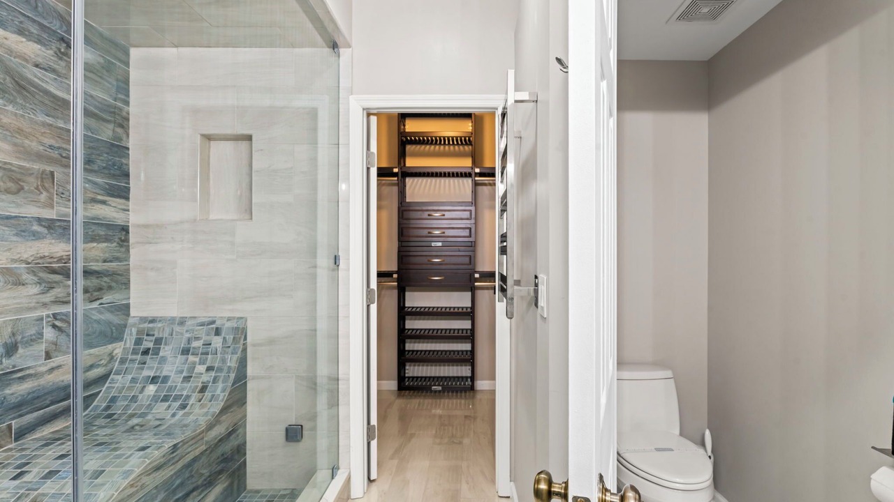 Photo of Bathroom in Sandalwood