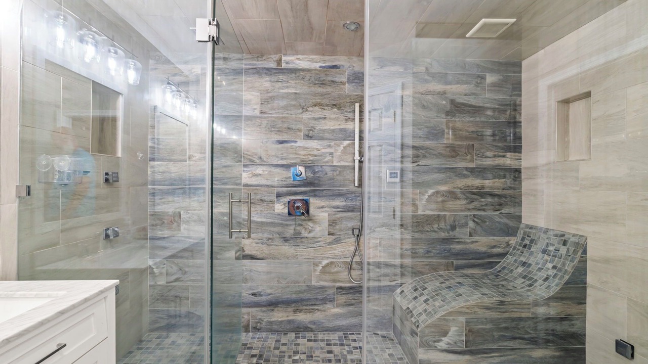 Photo of Bathroom in Sandalwood