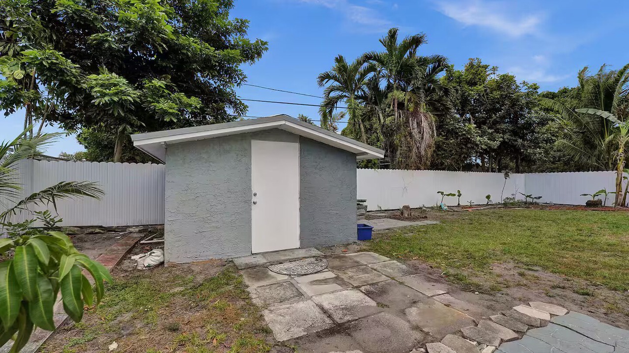 Photo of Outdoor in Golden Glades