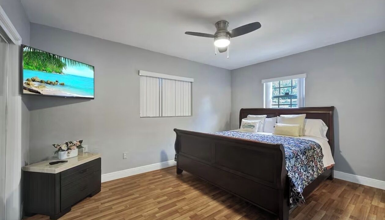 Photo of Bedroom in Golden Glades