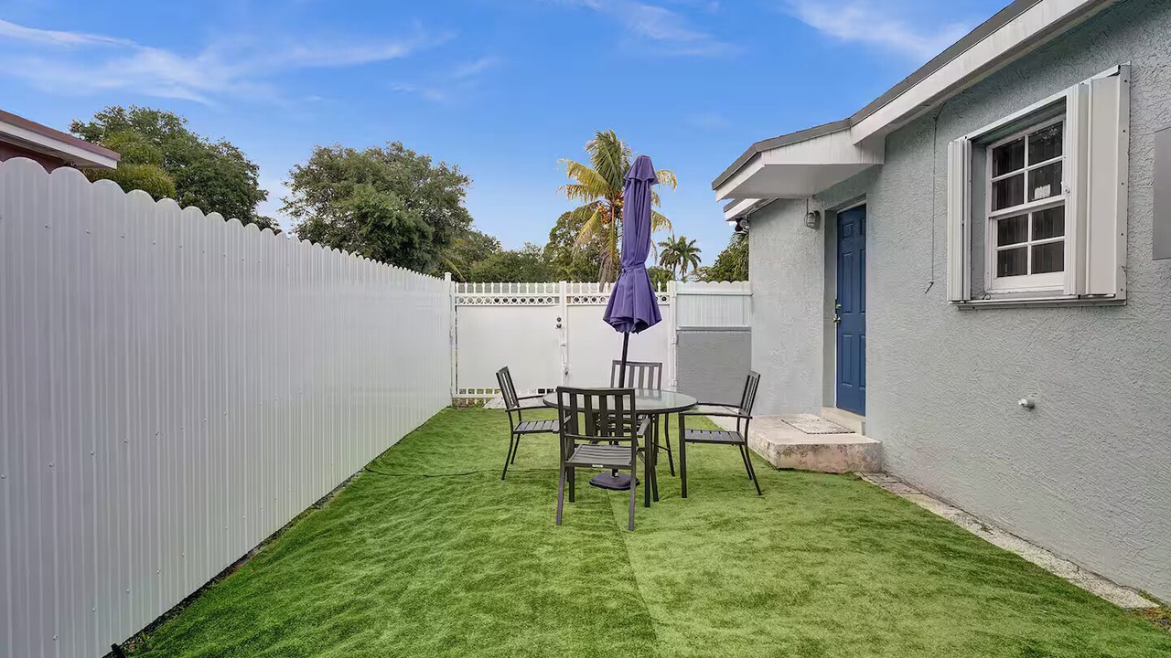 Photo of Outdoor in Golden Glades