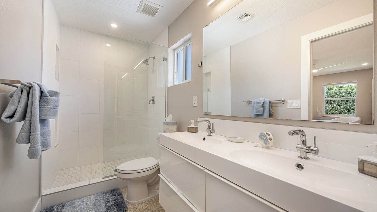 Photo of Bathroom in Venetian Way