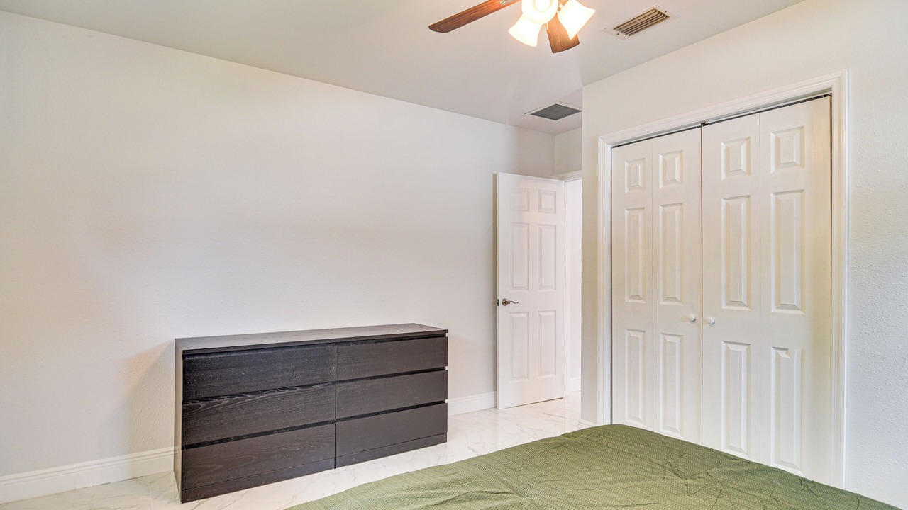 Photo of Bedroom in Bay Crest Park