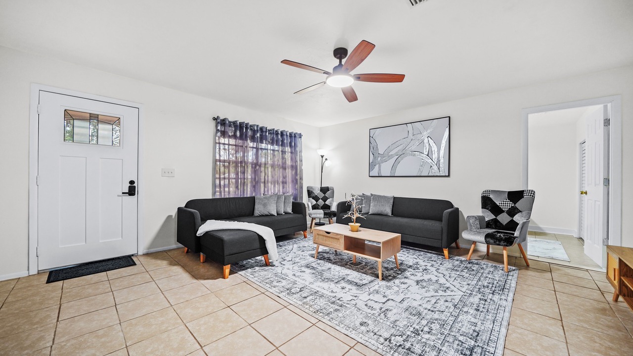 Photo of Livingroom in Fruitville