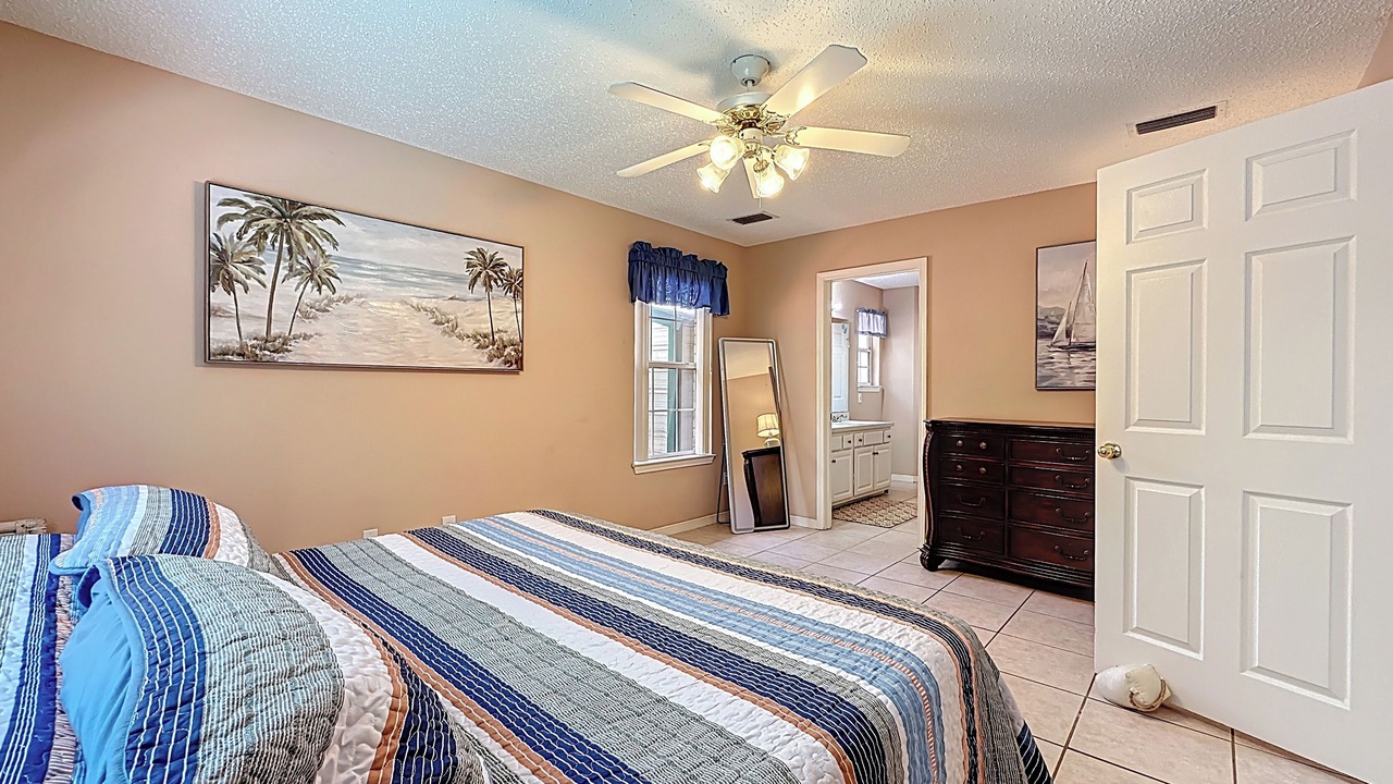 Photo of Bedroom in Doctors Inlet