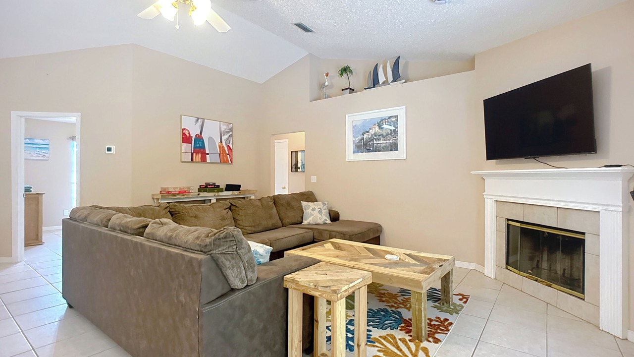 Photo of Livingroom in Doctors Inlet