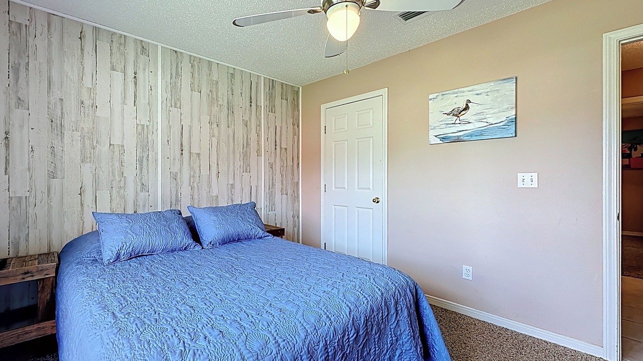 Photo of Bedroom in Doctors Inlet