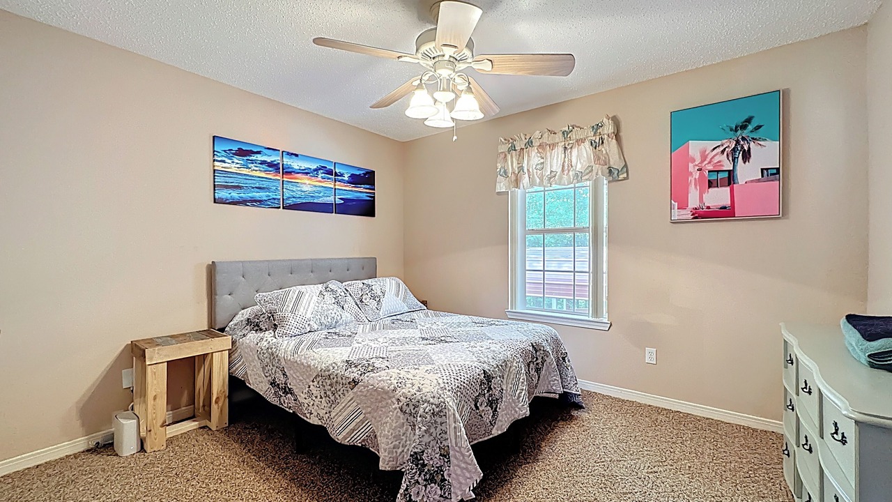 Photo of Bedroom in Doctors Inlet