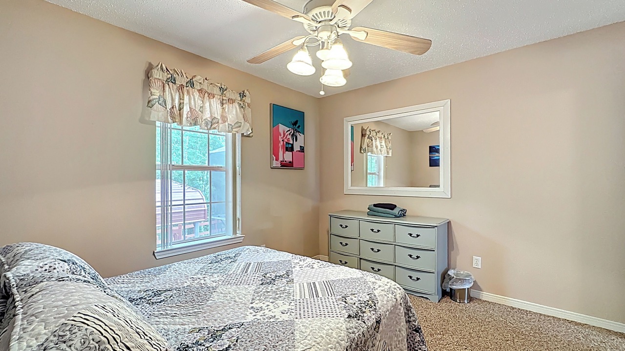 Photo of Bedroom in Doctors Inlet