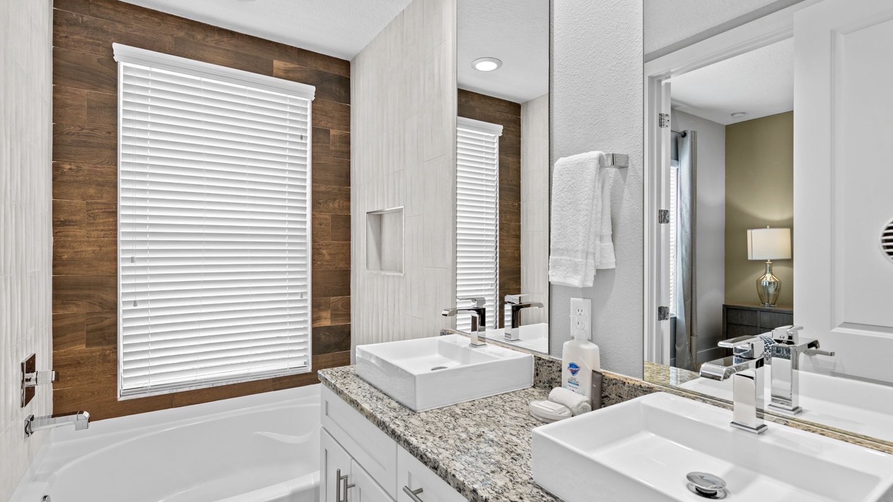 Photo of Bathroom in Crestwynd Bay