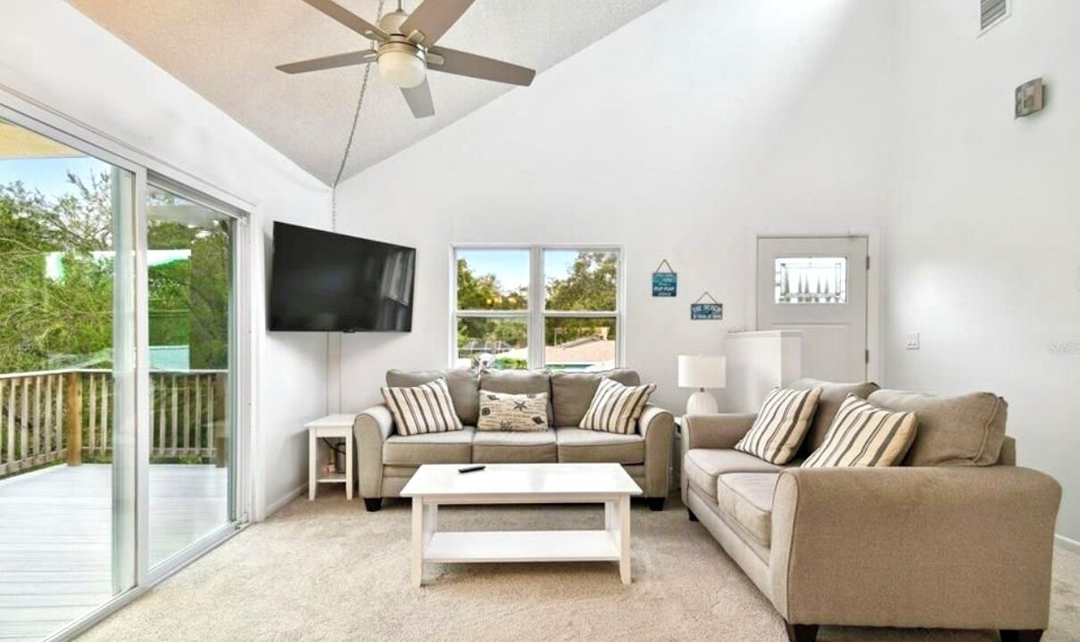 Photo of Livingroom in Crystal Beach