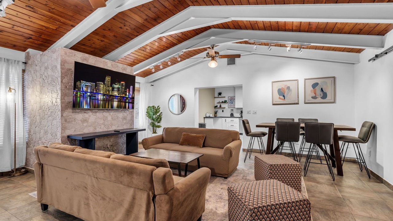 Photo of Livingroom in Coral Terrace