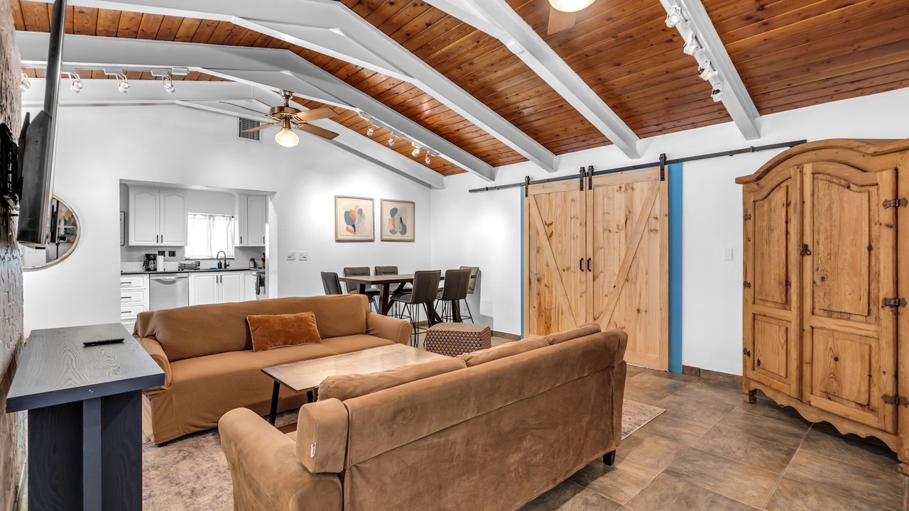 Photo of Livingroom in Coral Terrace