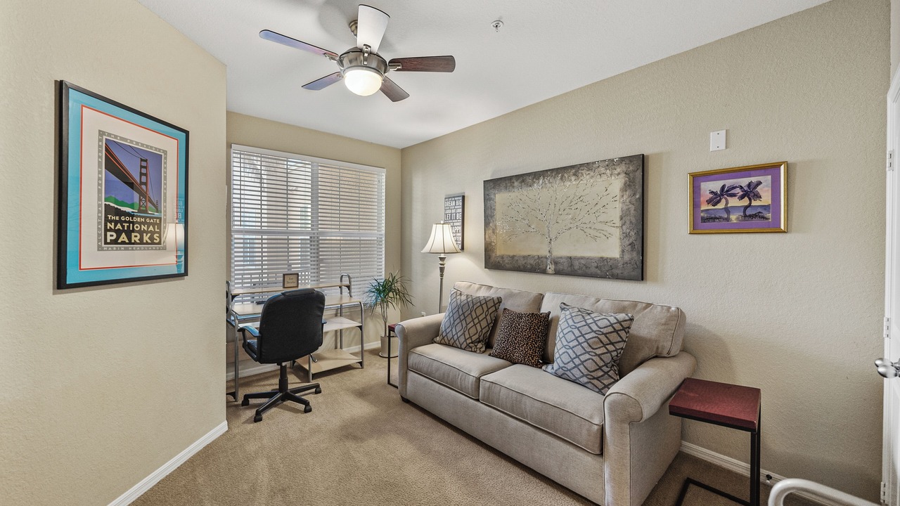 Photo of Livingroom in Carver City - Lincoln Gardens