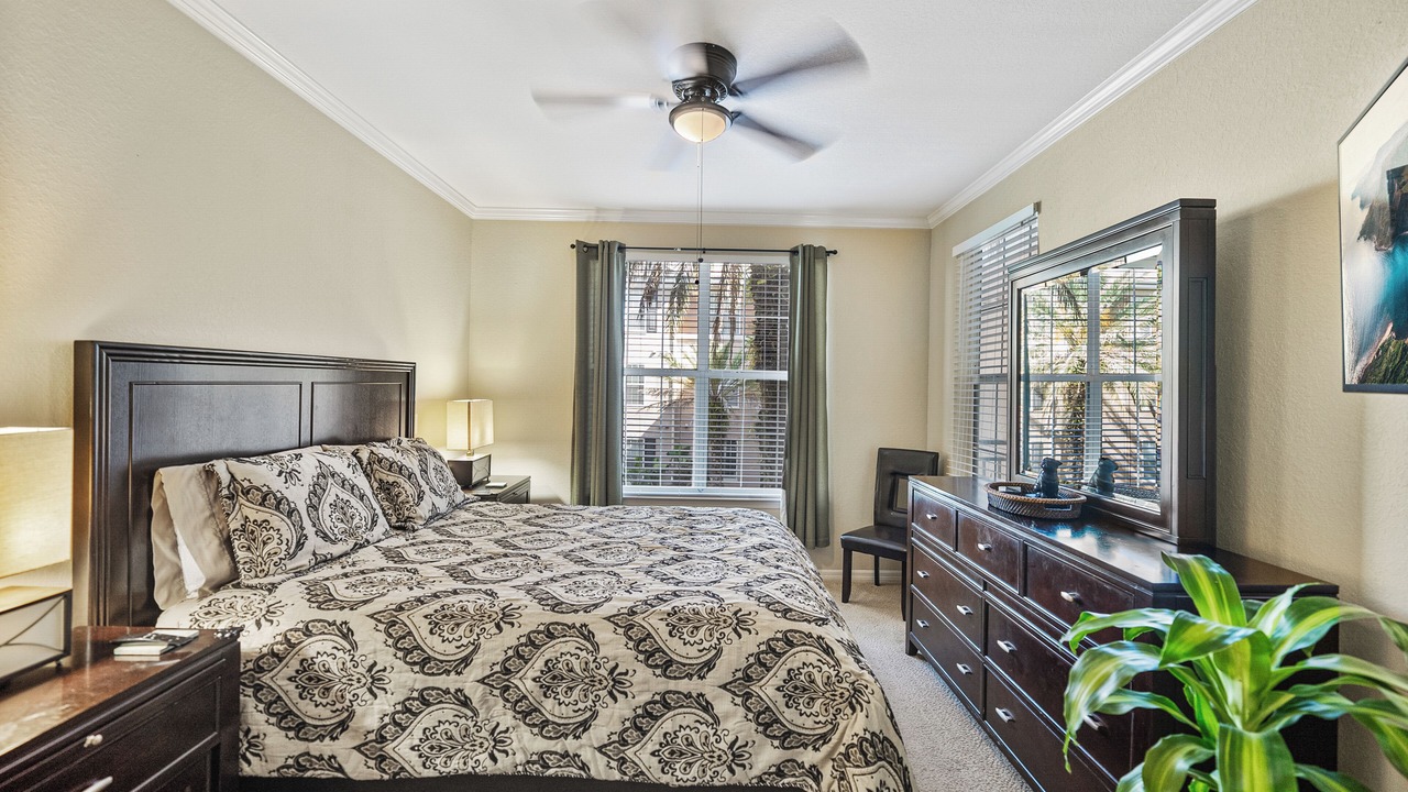 Photo of Bedroom in Carver City - Lincoln Gardens
