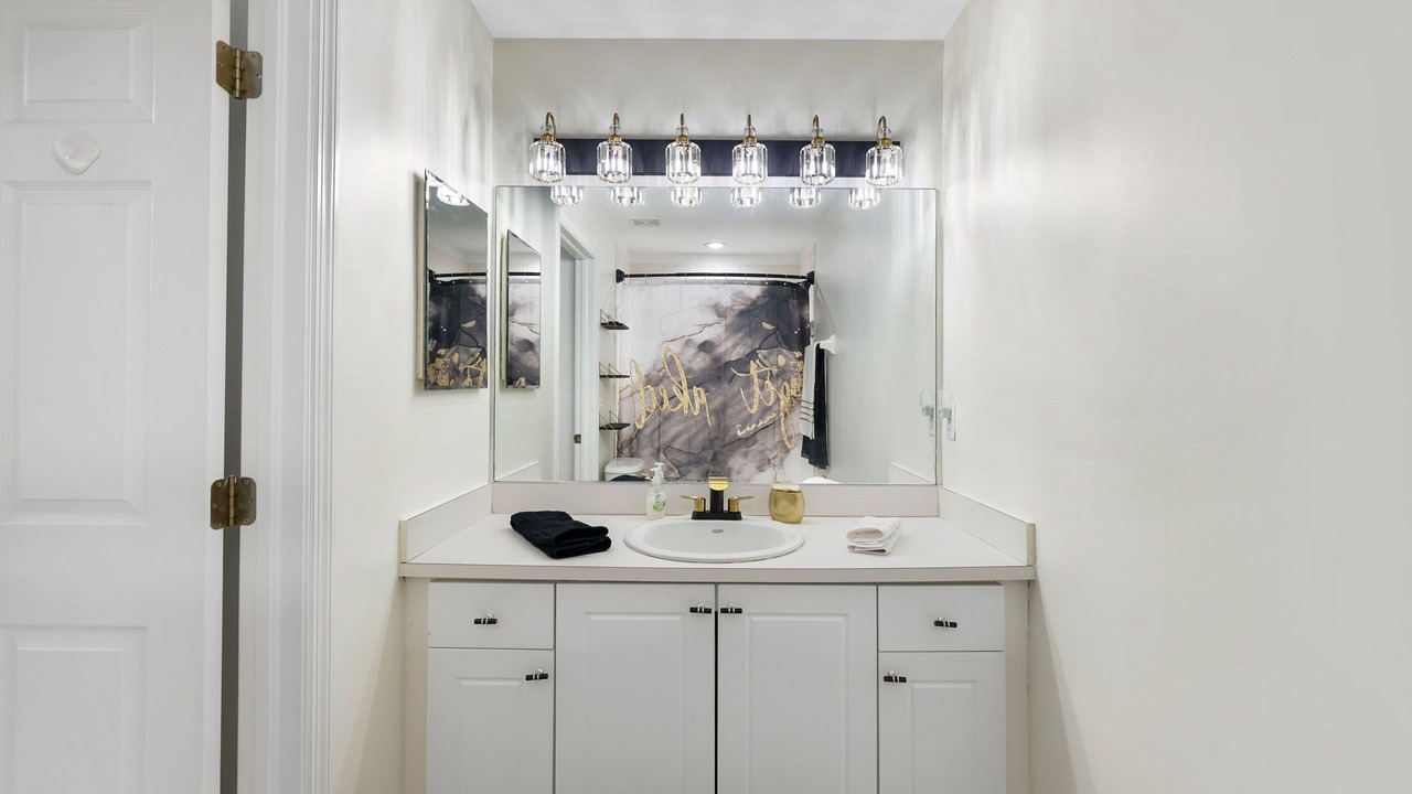 Photo of Bathroom in Beachwalk Isles