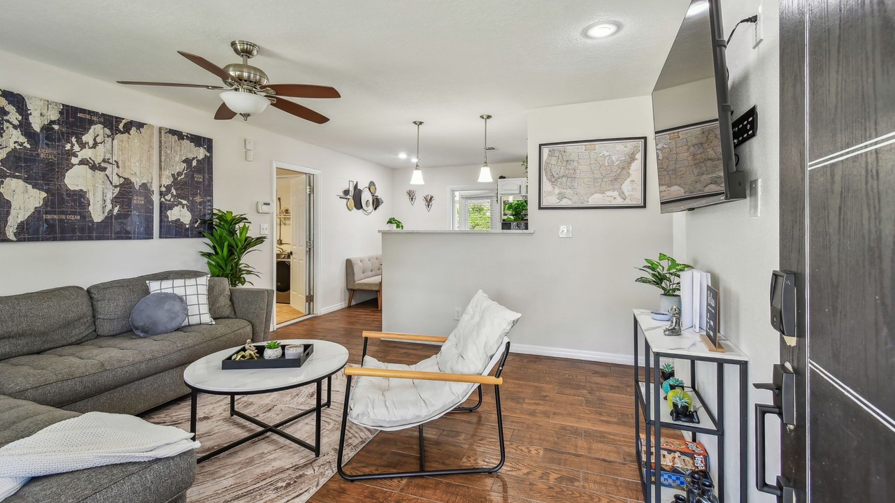 Photo of Livingroom in Bay Crest Park
