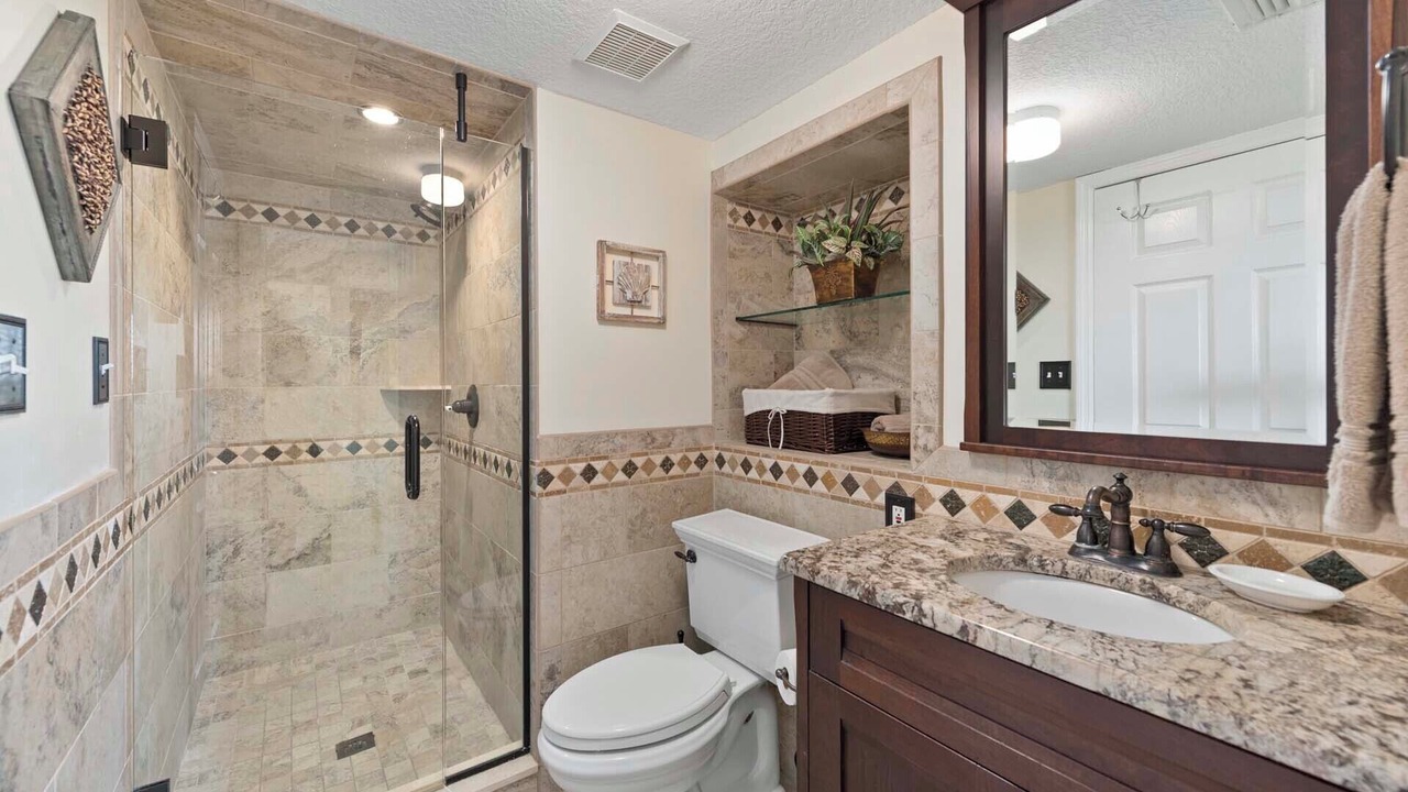 Photo of Bathroom in Seawinds Condo